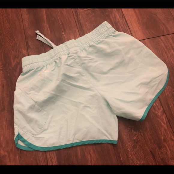 Women’s Columbia athletic shorts - Picture 4 of 6